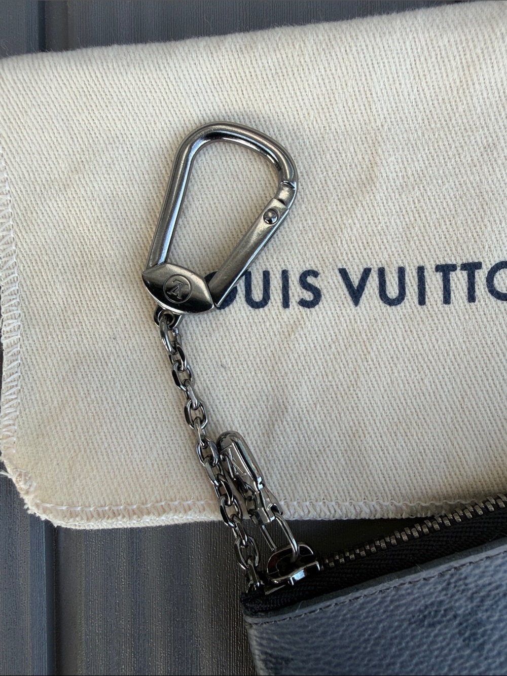 Louis Vuitton Eclipse Reverse Key Pouch with Silver Chain Clip - Picture 10 of 12